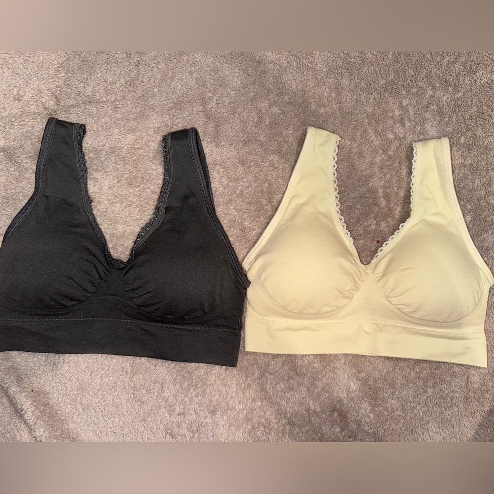 Genie Bra with lace trim.. Size XS-S- 2 pack